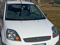Usata Ford Fiesta 68 CV (50 kW) 2008 Bianco Berlina