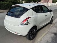 Usata Lancia Ypsilon Gold 69 CV (50 kW) 2016 Bianco Utilitaria