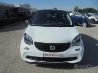 Usata Smart ForFour Passion 71 CV (52 kW) 2019 Bianco pastello Utilitaria