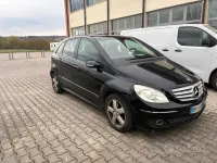 Usata Mercedes B200 140 CV (102 kW) 2008 Nero Monovolume