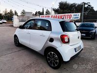 Begagnad Smart ForFour Passion 2016 Vit Halvkombi