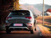 Usata VW T-Roc 116 CV (85 kW) 2023 Grigio SUV