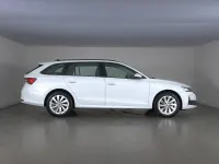 Usata Skoda Octavia Style 150 CV (110 kW) 2024 Bianco Station wagon