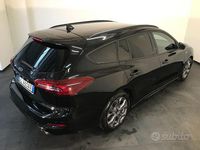 Usata Ford Focus ST-Line 120 CV (88 kW) 2022 Nero Station wagon