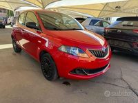 Usata Lancia Ypsilon Silver 69 CV (50 kW) 2022 Rosso Utilitaria