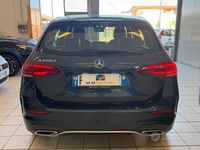 Usata Mercedes B200 Executive 150 CV (110 kW) 2019 Blu Utilitaria