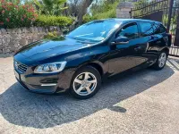 Usata Volvo V60 Kinetic 115 CV (84 kW) 2015 Nero Station wagon