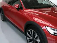 Usata Volvo V60 CC Pro 200 CV (147 kW) 2020 Rosso Station wagon