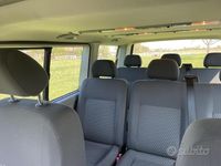 Usata VW Caravelle 140 CV (102 kW) 2010 Marrone Furgone