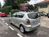 Usata Toyota Corolla Verso Sol 116 CV (85 kW) 2005 Marrone Monovolume