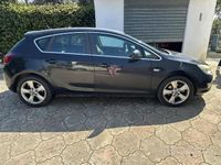 Usata Opel Astra Cosmo 125 CV (91 kW) 2010 Nero Berlina