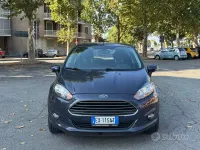 Usata Ford Fiesta Titanium 75 CV (55 kW) 2014 Grigio Utilitaria