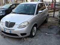 Usata Lancia Ypsilon 75 CV (55 kW) 2008 Argento Utilitaria