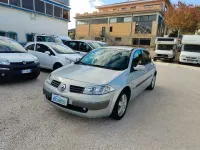 Usata Renault Mégane II Sportway 100 CV (73 kW) 2006 Argento Berlina