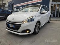 Usata Peugeot 208 Active 75 CV (55 kW) 2017 Bianco Utilitaria
