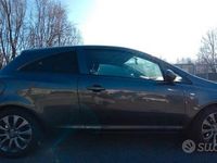 Usata Opel Corsa 85 CV (62 kW) 2010 Grigio Utilitaria