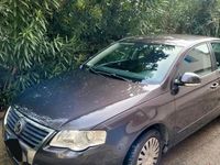 Usata VW Passat 105 CV (77 kW) 2006 Marrone Berlina