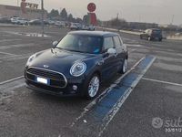 Usata Mini Cooper D 116 CV (85 kW) 2017 Blu/azzurro Utilitaria