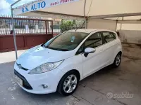 Usata Ford Fiesta 82 CV (60 kW) 2009 Bianco Berlina