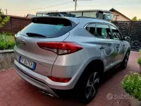 Usata Hyundai Tucson 185 CV (136 kW) 2016 Grigio SUV