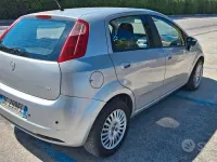Usata Fiat Grande Punto 65 CV (47 kW) 2006 Grigio Utilitaria