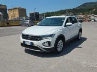 Usata VW T-Roc Life 150 CV (110 kW) 2022 Bianco SUV