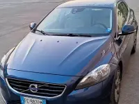Usata Volvo V40 150 CV (110 kW) 2016 Blu Berlina