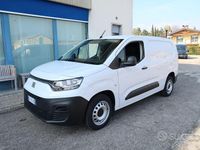 Usata Fiat Doblò 100 CV (73 kW) 2023 Bianco Monovolume