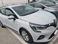 Usata Renault Clio V 101 CV (74 kW) 2020 Bianco Utilitaria