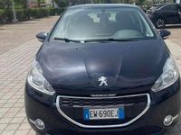 Usata Peugeot 208 68 CV (50 kW) 2015 Blu Utilitaria