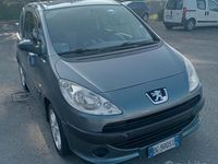 Begagnad Peugeot 1007 73 HK (53 kW) 2007 Grå Minibuss