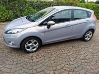 Usata Ford Fiesta Individual 120 CV (88 kW) 2012 Argento Berlina