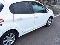 Usata Peugeot 82 Allure 82 CV (60 kW) 2013 Bianco Berlina
