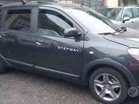 Usata Dacia Lodgy Stepway 116 CV (85 kW) 2021 Grigio Monovolume