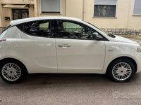 Usata Lancia Ypsilon 95 CV (69 kW) 2016 Bianco Utilitaria