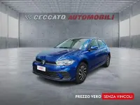 Usata VW Polo Life 95 CV (69 kW) 2024 Blu Utilitaria