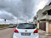 Usata Kia Venga 90 CV (66 kW) 2014 Bianco Utilitaria