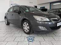 Usata Opel Astra Cosmo 140 CV (102 kW) 2011 Grigio Berlina