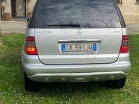 Usata Mercedes ML270 163 CV (119 kW) 2004 Grigio SUV