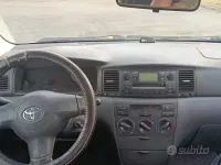 Usata Toyota Corolla 90 CV (66 kW) 2005 Grigio Berlina