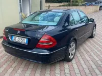 Usata Mercedes E320 Avantgarde 224 CV (164 kW) 2006 Bluazzurro Berlina