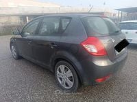 Usata Kia Ceed LX 125 CV (91 kW) 2010 Marrone Utilitaria