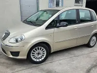 Usata Lancia Musa 95 CV (69 kW) 2012 Grigio Monovolume