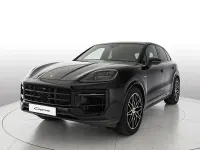 Nuova Porsche Cayenne 2026 Nero cromite metallizzato SUV