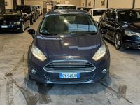 Usata Ford Fiesta Titanium 75 CV (55 kW) 2014 Blu Utilitaria