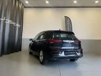 Usata VW Golf VIII Life 131 CV (96 kW) 2022 Grigio Berlina