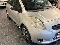 Usata Toyota Yaris 69 CV (50 kW) 2007 Grigio Berlina