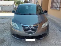 Usata Lancia Ypsilon 69 CV (50 kW) 2013 Grigio Utilitaria