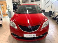 Usata Lancia Ypsilon Silver 69 CV (50 kW) 2017 Rosso Utilitaria
