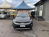 Usata Kia Stonic Urban 120 CV (88 kW) 2019 Gray SUV
